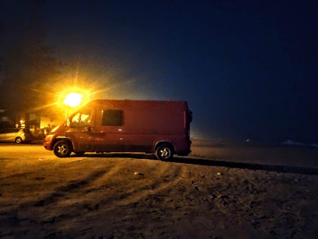 Busser by night